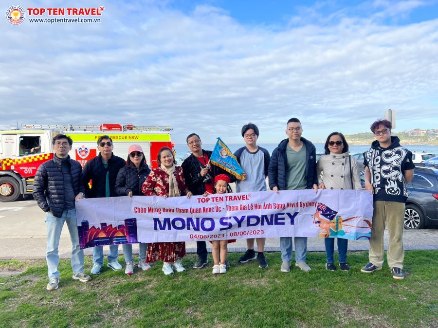 Đoàn khách nhà Top Ten Travel tham quan khám phá nước Úc